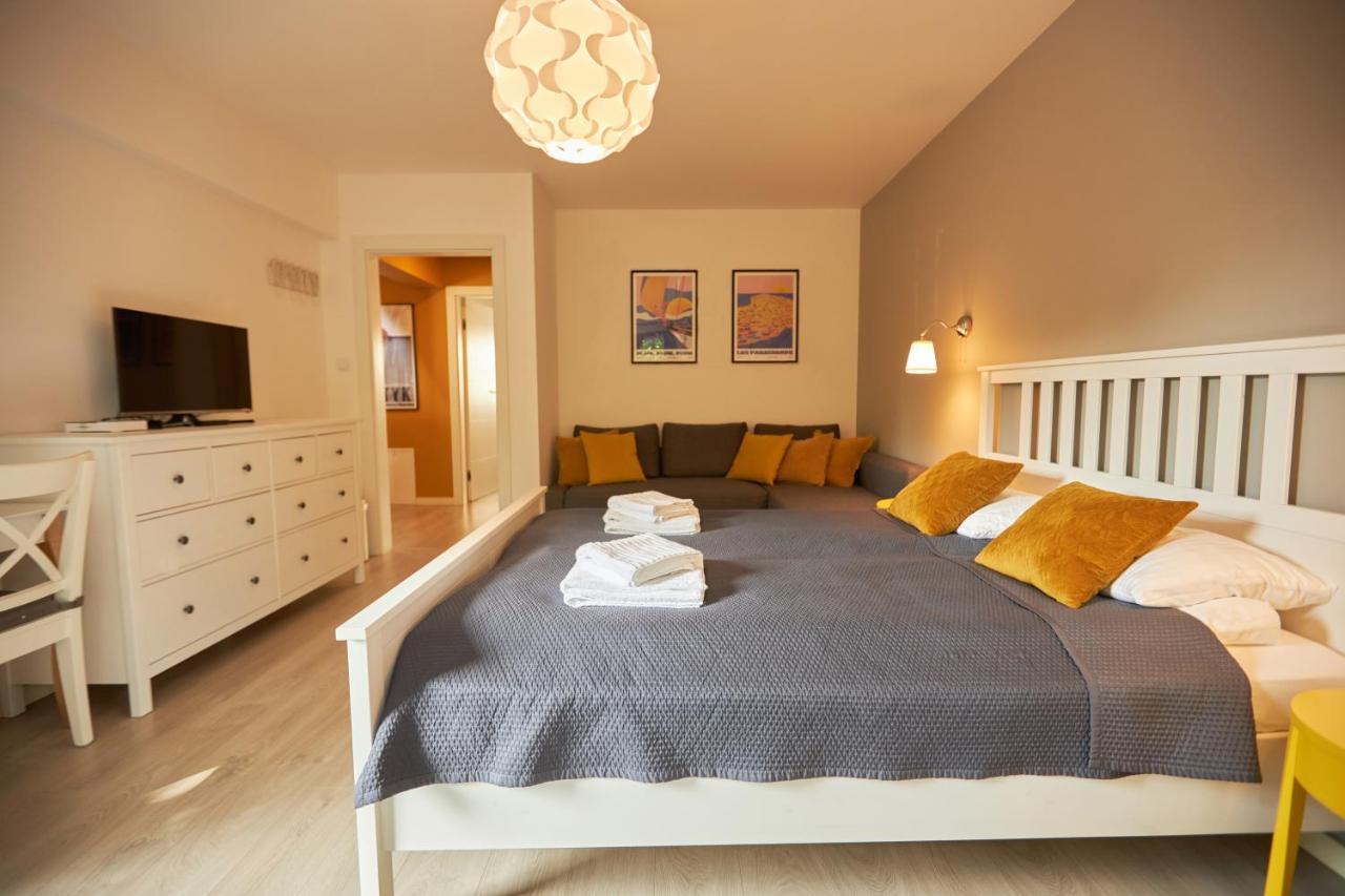 Вилла Seayou Yellow House Рогово Экстерьер фото
