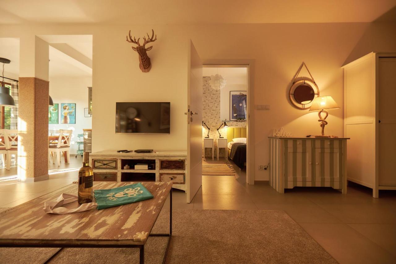 Вилла Seayou Yellow House Рогово Экстерьер фото